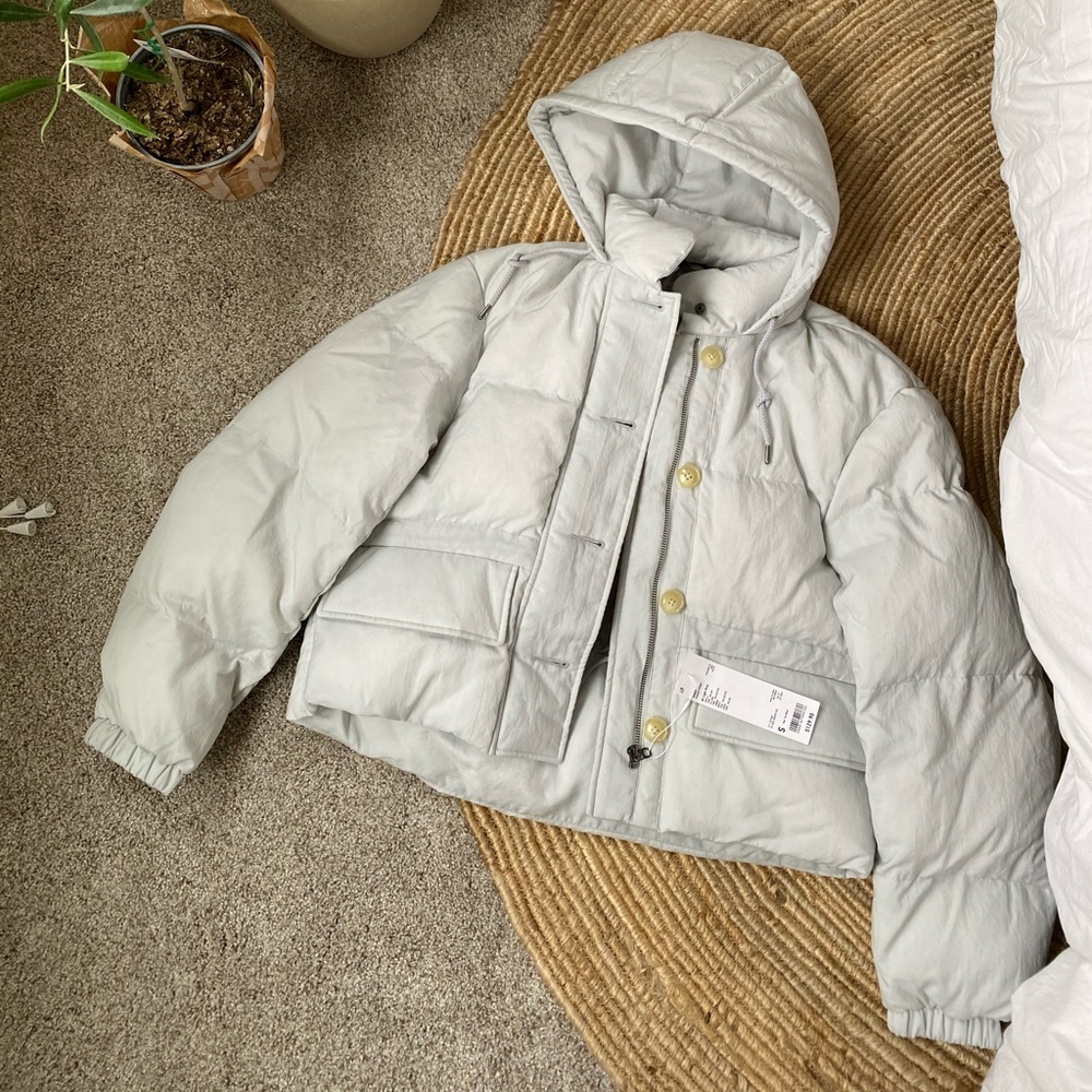 BRAND NEW UNIQLO cropped puffer